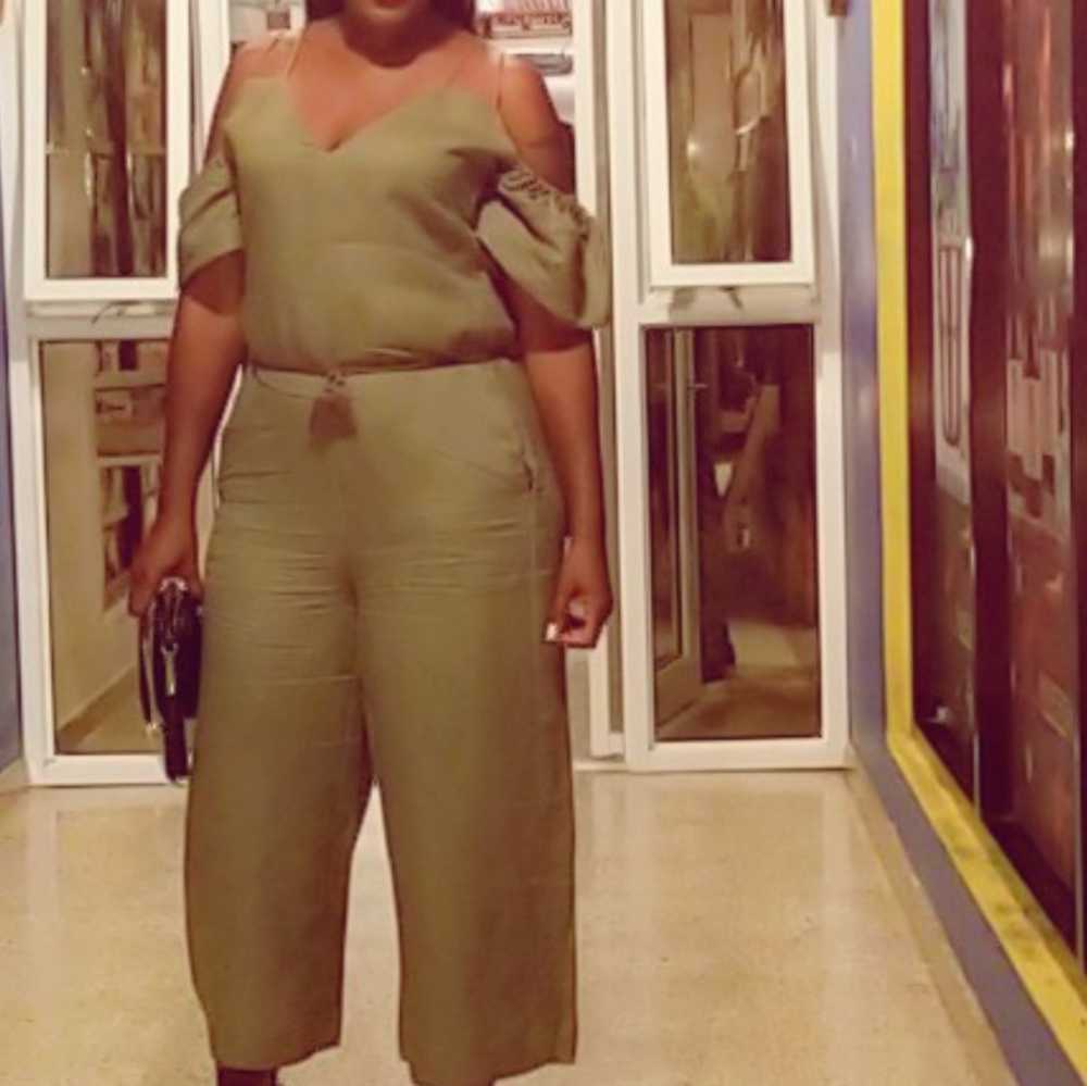 Jumpsuit - Picture 6 of 8